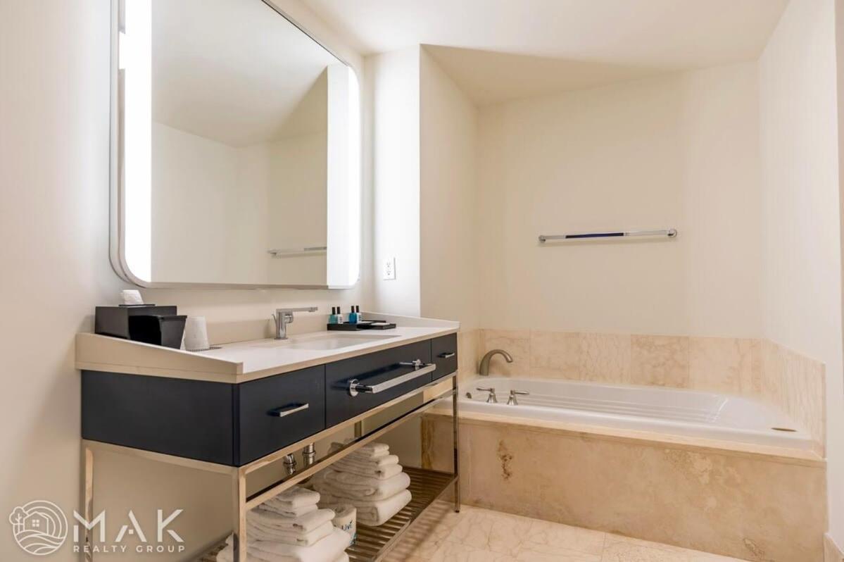 Fontainebleau Resort High Floor W Ocean Views Miami Beach Extérieur photo
